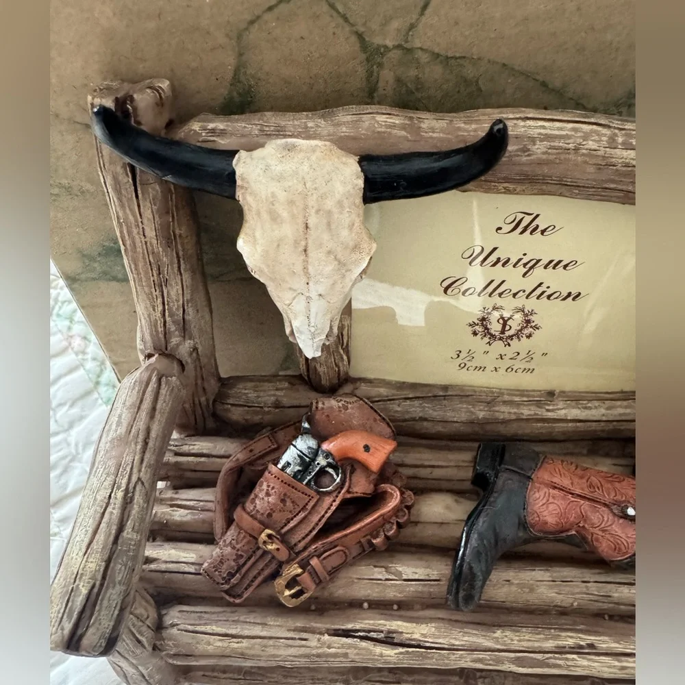 Rustic Western Decor Set with Cowboy Accessories - Picture 7 of 9